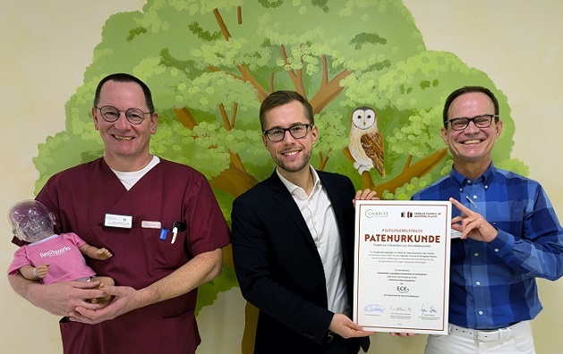 Stadtgalerie Schweinfurt unterstützt Aufklärung mit Spende an die Kinderklinik des Leopoldina-Krankenhauses