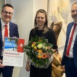 Wero-Gewinnspiel: Glückliche Gewinnerin freut sich über einen TUI-Reisegutschein im Wert von 5.000 Euro