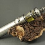 Karlstadt-Crime: Fahrendes Auto mit E-Zigarette beworfen, Feuer in einer Garage, Körperverletzung am Faschingszug