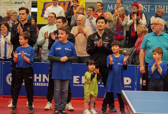 Sekt oder Selters in Bergneustadt: Der TSV Bad Königshofen will beim letzten TTBL-Auswärtsspiel die Play-Offs fix machen