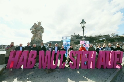Werbelinie für Großveranstaltung vorgestellt: Auf dem Weg zum „Katholikentag, der Mut machen soll“ 2026 in Würzburg
