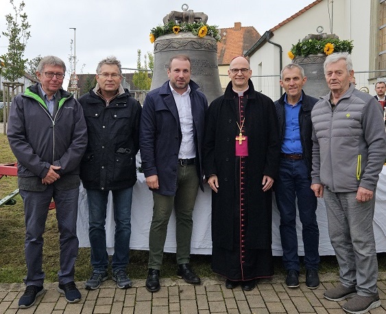 43.000 Euro investiert die Schonunger Stiftung: Robert-Hofmann-Stiftung finanziert Kirchturmglocke