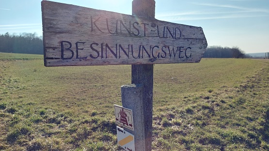 Fahr mal hin und lauf mal rum: Der Kunst- und Besinnungsweg Lohndorf – MIT VIELEN FOTOS!