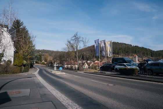Münnerstädter Strasse wird saniert: Austausch der Wasserleitung und Fahrbahnerneuerung bis Ende der Sommerferien