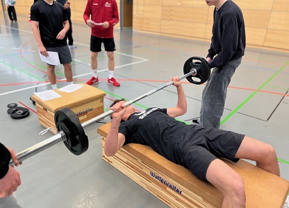 Sportlichkeit als Voraussetzung: Polizeisporttest im Rahmen der Beruflichen Orientierung am AvH