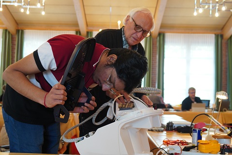 Reparieren statt Entsorgen: Zehn Jahre Repair Café Schweinfurt mit Themen-Gottesdienst und der 18. Auflage