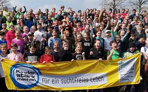 Zum Sepp Herberger Tag war die Grundschule Schonungen zu Gast beim FC 05 im Sachs-Stadion