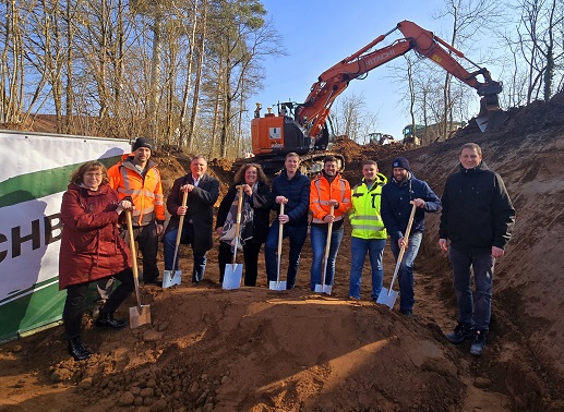 Baumaßnahme wird den Radweg deutlich sicherer machen: Symbolischer Spatenstich an der Main-Kanalbrücke