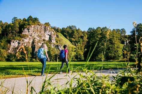 Fünf Burgensteige mit 44 Burgen: Auf Schusters Rappen in die Geschichte des Regensburger Landes eintauchen