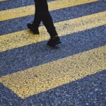 Nach einer verbalen Streitigkeit am Zebrastreifen: Unbekannter beschädigt Auto mit einer Delle