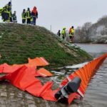 Üben für den Ernstfall: Feuerwehren proben Einsatz der Ölsperre auf dem Main