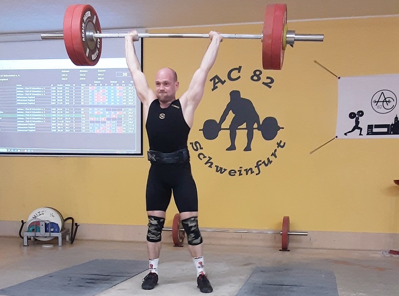 Bayerische Mastermeisterschaft beim AC 82: Gastgebende Schweinfurter Gewichtheber holen 14x Gold, 2x Silber und 1x Bronze