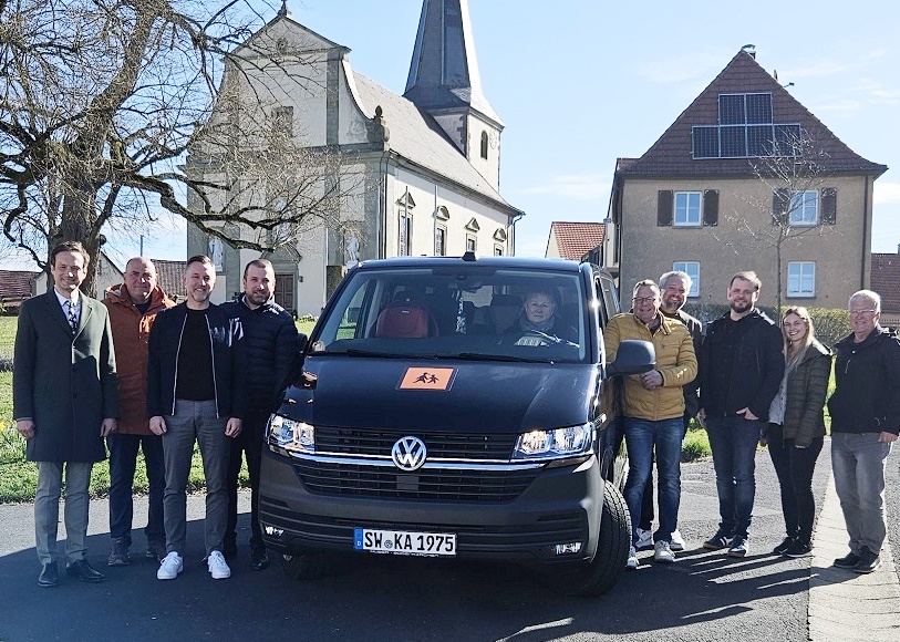 Kindergartenkinder freuen sich über neuen Bus: Großgemeinde Schonungen investiert in die Zukunft