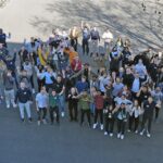 Mit künstlicher Intelligenz Hürden in der Verwaltung überwinden: Studierende stellen sich Aufgaben von unterfränkischen Institutionen