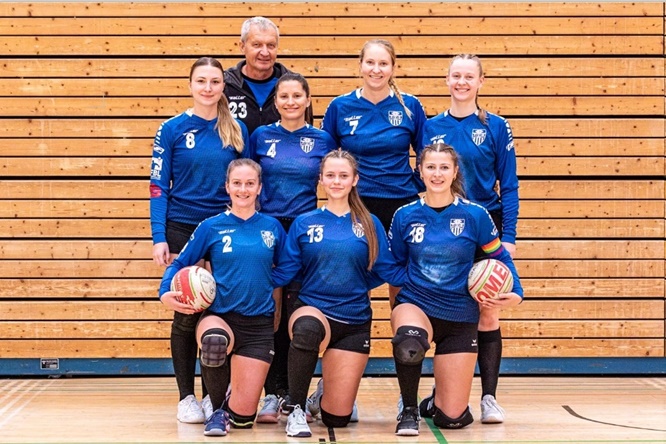 Ich glaub´, es geht schon wieder los: Die Faustball-Damen des TVO starten ins Abenteuer Bundesliga, die Herren eine Woche später