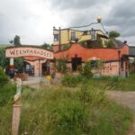 Lauf´ mal ´rum: Die Eisenheimer Runde mit dem Hundertwasser-Winzerhaus und dem Zwiebelfleisch auf dem Schiff