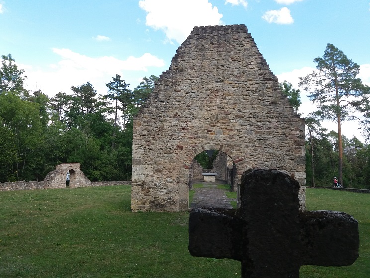 Lauf´ mal ´rum: Der Michelsberg in Münnerstadt mit der Kirchenruine und tollen Ausblicken