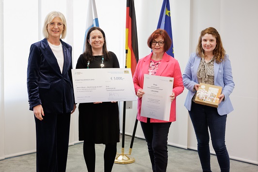 Preis für sieben herausragende Projekte in Mehrgenerationenhäusern, darunter für das in Kitzingen