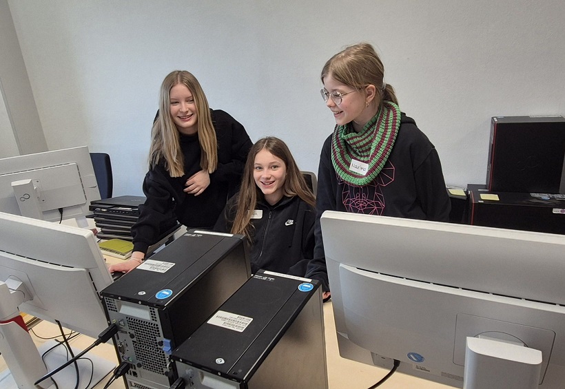 Girls’ and Boys’ Day 2025: Acht Jugendliche bekommen Einblick in die Berufswelt im Landratsamt Würzburg