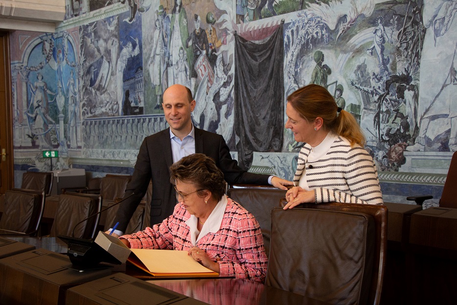 Goldenes Buch der Stadt Würzburg – nun gibt es das auch für Kinder