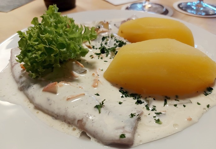 Fahr mal hin und kehr mal ein: Marinierte Heringe nach Hausfrauen-Art im Bierparadies Weiher