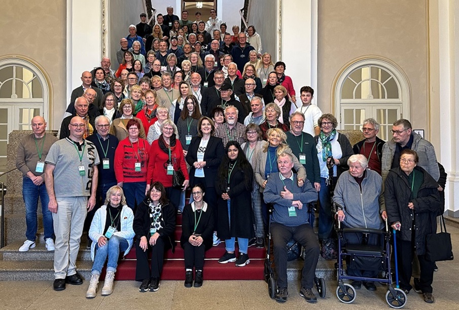 Demokratie hautnah erlebt: Martina Gießübel organisierte eine Fahrt in den Landtag mit insgesamt 100 Interessenten