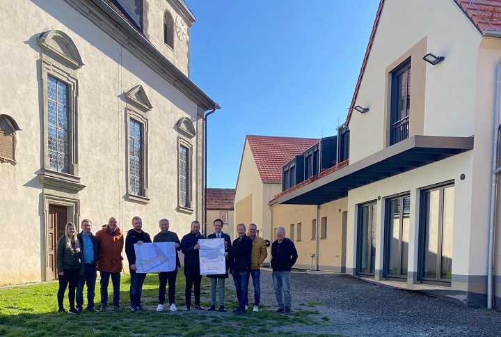 Schonungen darf sich über weiteren hohen Zuschuss freuen: Nach dem Bürgerhaus in Löffelsterz soll nun auch das Umfeld gestaltet werden