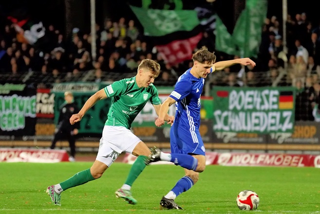 Freitag geht´s nach Aschaffenburg: Meister wird der FC 05 höchstens Samstag auf dem Sofa – besser aber gegen die Kickers…