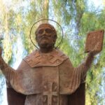 Vandalismus am Nikolausweg: Wer hat die Steinskulptur so sinnlos zerstört?