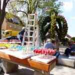 Viele Hände, schönes Ende: Die Osterkrone Grettstadt ist wieder eine kunstvolle Bereicherung