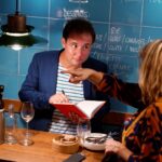 Krimispannung, Südfrankreich-Flair und fränkische Gastfreundschaft: Bestsellerautor Alexander Oetker liest in der Karl-Knauf-Halle Iphofen