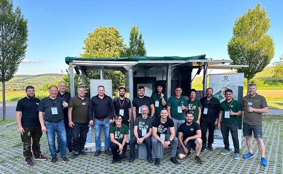 Energiegeladen in die Zukunft: SenerTec startet die Dachs Performance Tour 2025 mit Auftaktevent in Schweinfurt