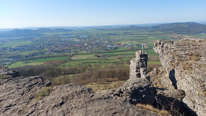 Tragisch: Frau aus Thüringen am Staffelberg tödlich verunglückt, weil sie zehn Meter in die Tiefe stürzte
