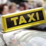 Streitigkeit um Taxi-Fahrpreis: 44-Jährige leistet massiven Widerstand und verletzt zwei Polizeibeamte mit einem Tritt in den Unterleib
