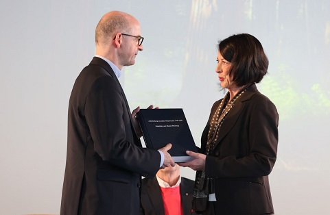 „Ein sehr schmerzlicher Tag“: Bischof Dr. Franz Jung nimmt UKAM-Gutachten entgegen und bezieht Stellung