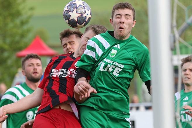Ein Hattrick in Steinach, fünf Führungen von Schondra – und Untererthal auf dem Weg in die Bezirksliga? – VIELE FOTOS!