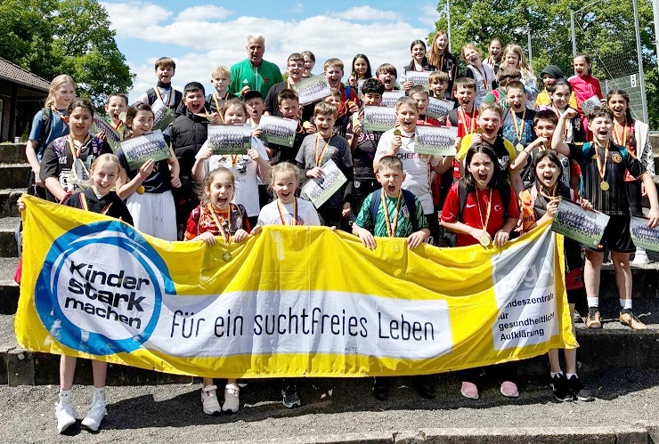 Der FC 05 hatte Besuch von der Albert-Schweitzer-Schule: Es ging um den Erwerb des DFB Fußballabzeichens und der Sepp Herberger Medaille
