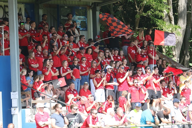 Relegation kurios: Wenn derjenige, der schlechter ist, den Klassenerhalt sicher hat