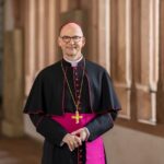 „Ich bin ganz begeistert, er verbindet zwei konträre Welten“: Bischof Jung und Weihbischof Reder freuen sich über Wahl von Kardinal Robert Francis Prevost zum neuen Papst