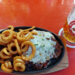 Fahr mal hin, kehr mal ein: Die Chilli Schnitzel Pfanne mit Twister im Brauerei-Gasthof Hummel