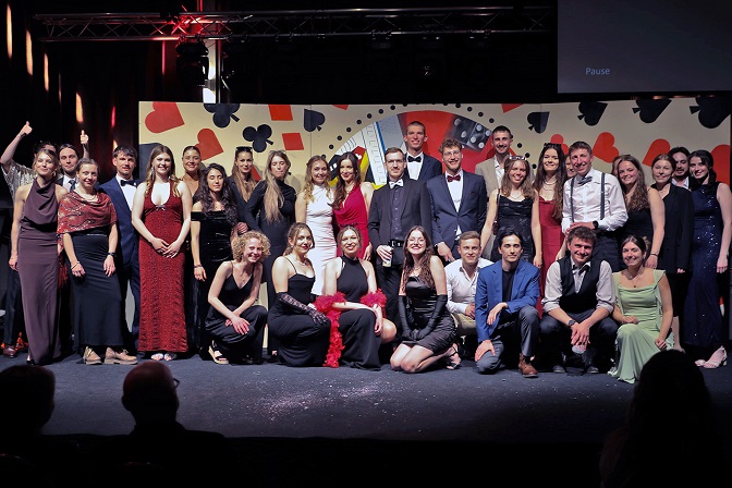 Casino Royale an der THWS: Achtes Semester des Studiengangs Architektur lud zur Eierfeier in den Würzburger Bürgerbräu ein