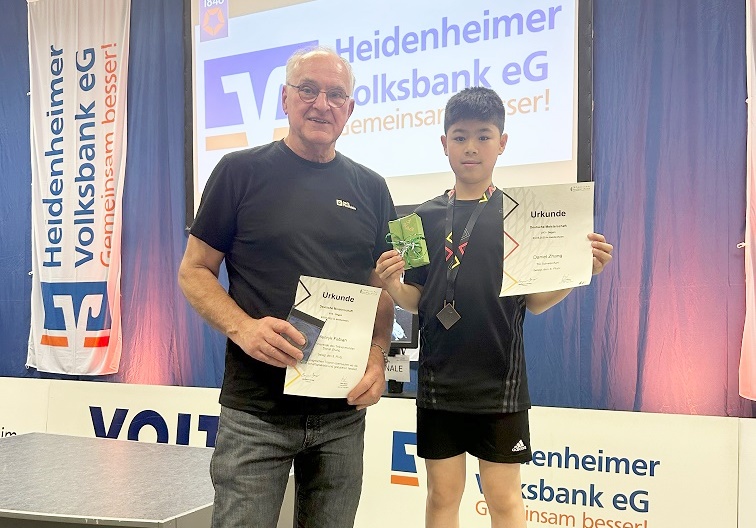 Doppelerfolg bei Deutscher Degenmeisterschaft: TG-Fechter Daniel Zhang wird Deutscher Mannschaftsmeister und Bronzegewinner im Einzel