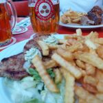 Fahr mal hin und kehr mal ein: Der Fleischspieß und die Natursteaks zum Hummel-Maibock