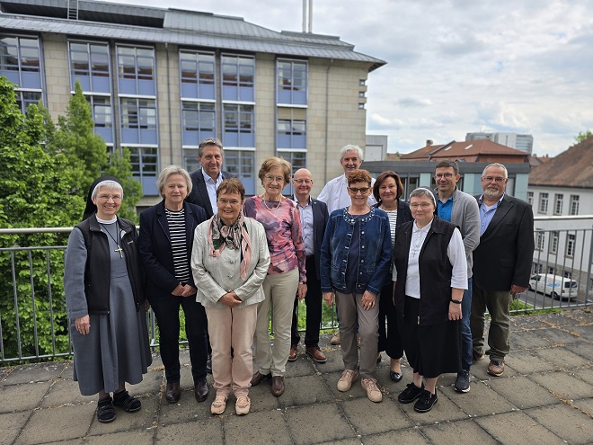 Ehrenamtliches Engagement und ein Dienst mitHerz: 35 Jahre „Gelbe Engel“ am Krankenhaus St. Josef