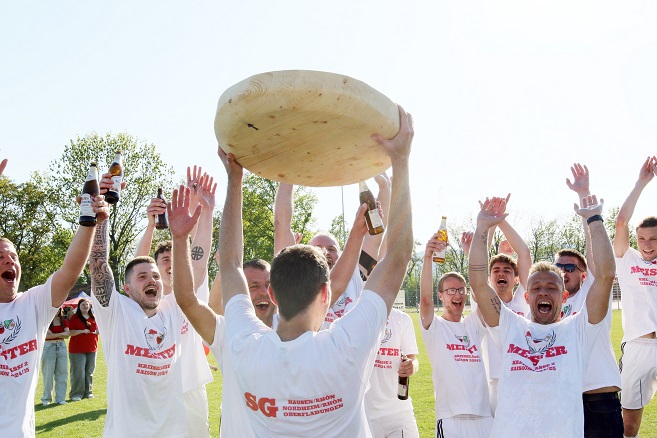 Hurra, die SG Hausen/Nordheim ist in die Rhöner Fußball-Kreisliga aufgestiegen! – VIELE FOTOS & FILM!