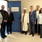 Spiegelt die Vielfalt des Hauses und der Stadt wider: Leopoldina-Krankenhaus eröffnet interkonfessionellen Gebetsraum