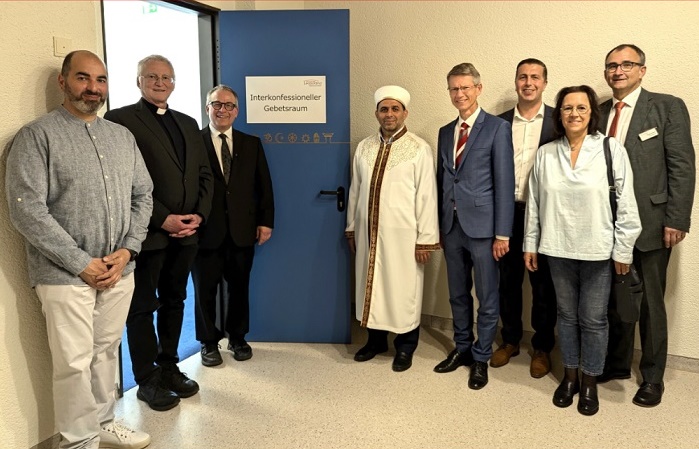 Spiegelt die Vielfalt des Hauses und der Stadt wider: Leopoldina-Krankenhaus eröffnet interkonfessionellen Gebetsraum