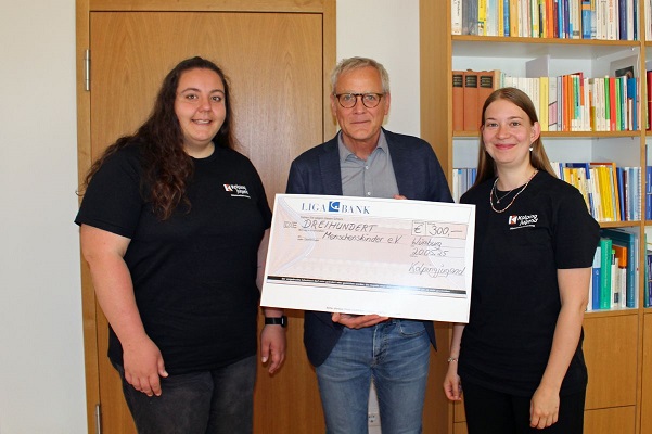 Kolpingjugend spendet nach einer Nikolausaktion 300 Euro an Verein „Menschenskinder“