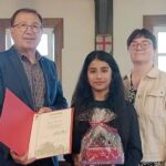 Laya Alkhalaf nimmt erfolgreich am Vorlesewettbewerb teil und will mal Apothekerin werden