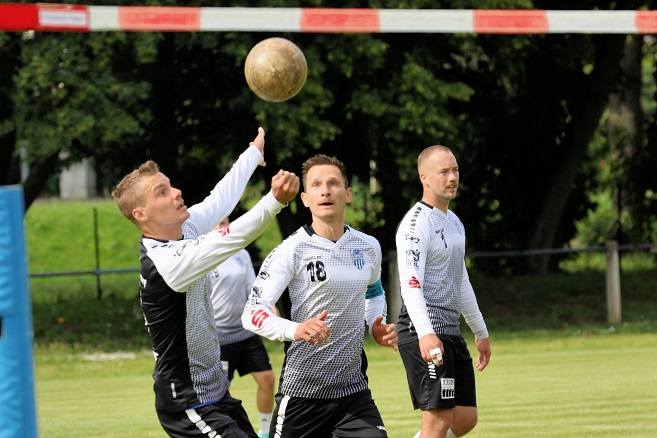 Die Faustballer des TV Oberndorf stehen vor der schweren Auswärtsaufgabe beim TV Käfertal